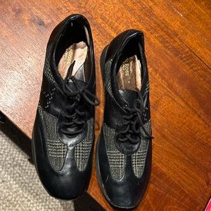 Taryn Rose unique black designer sneaker size 41